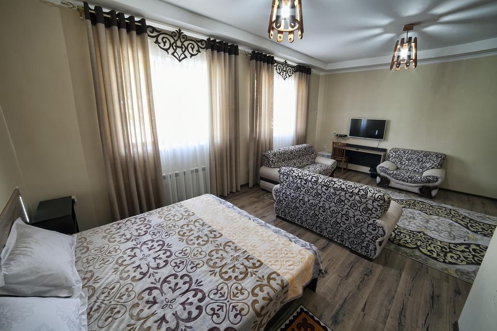 Ethno Boutique Hotel 奥什 客房 照片