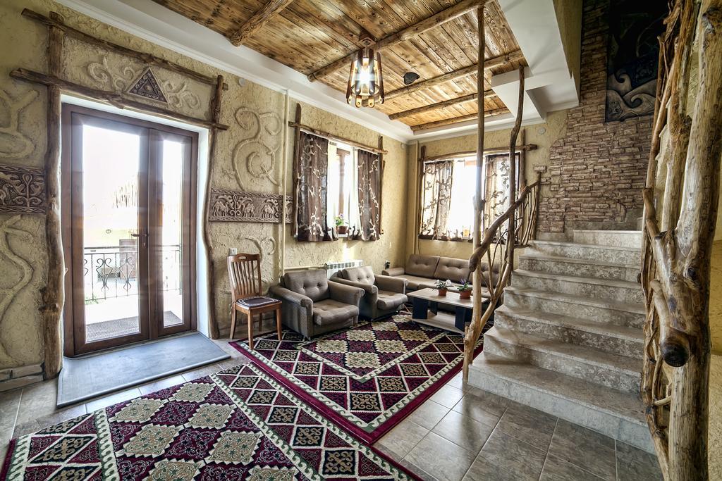 Ethno Boutique Hotel 奥什 外观 照片