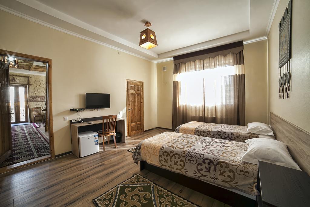 Ethno Boutique Hotel 奥什 客房 照片