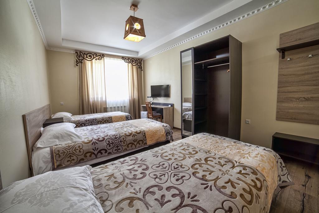 Ethno Boutique Hotel 奥什 客房 照片